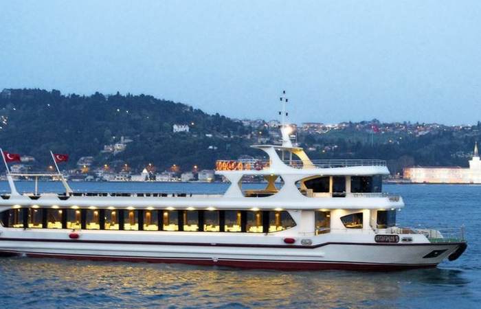 تور جزیره پرنس استانبول با کشتی آرش